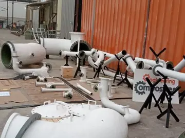 Codos de FRP de gran diámetro en patio de taller